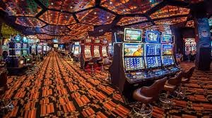 Antarmuka meja blackjack hokivip dengan dealer langsung dan tampilan multiple camera